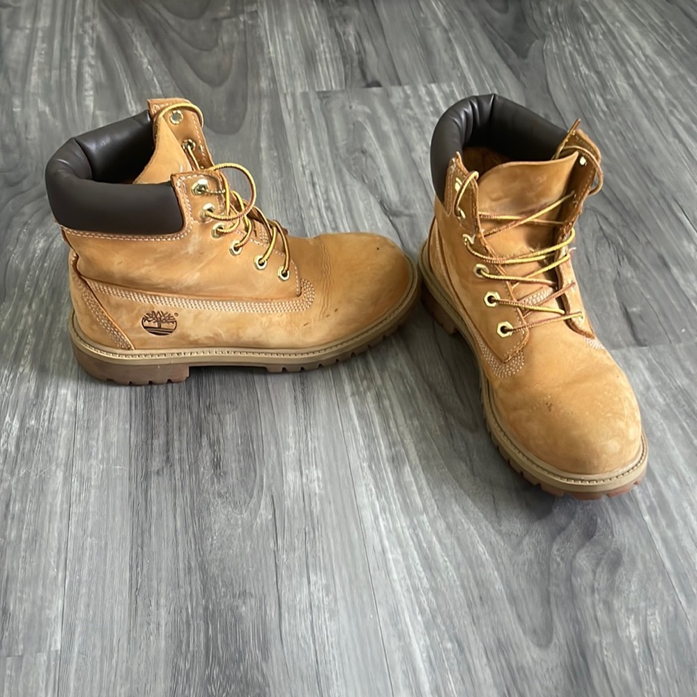 Classic Timberland women’s boot